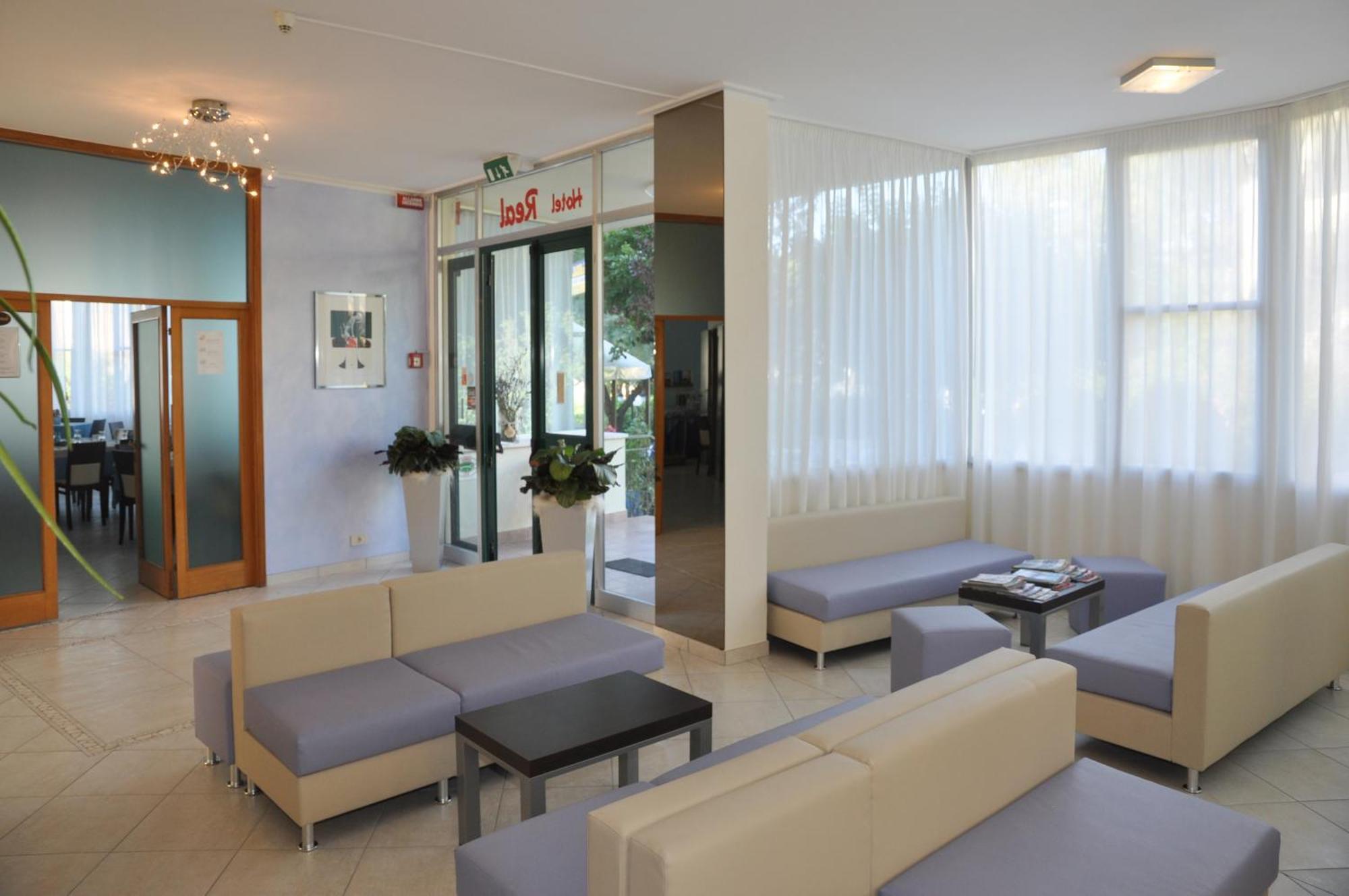 Hotel Real تّشيرفييا المظهر الخارجي الصورة