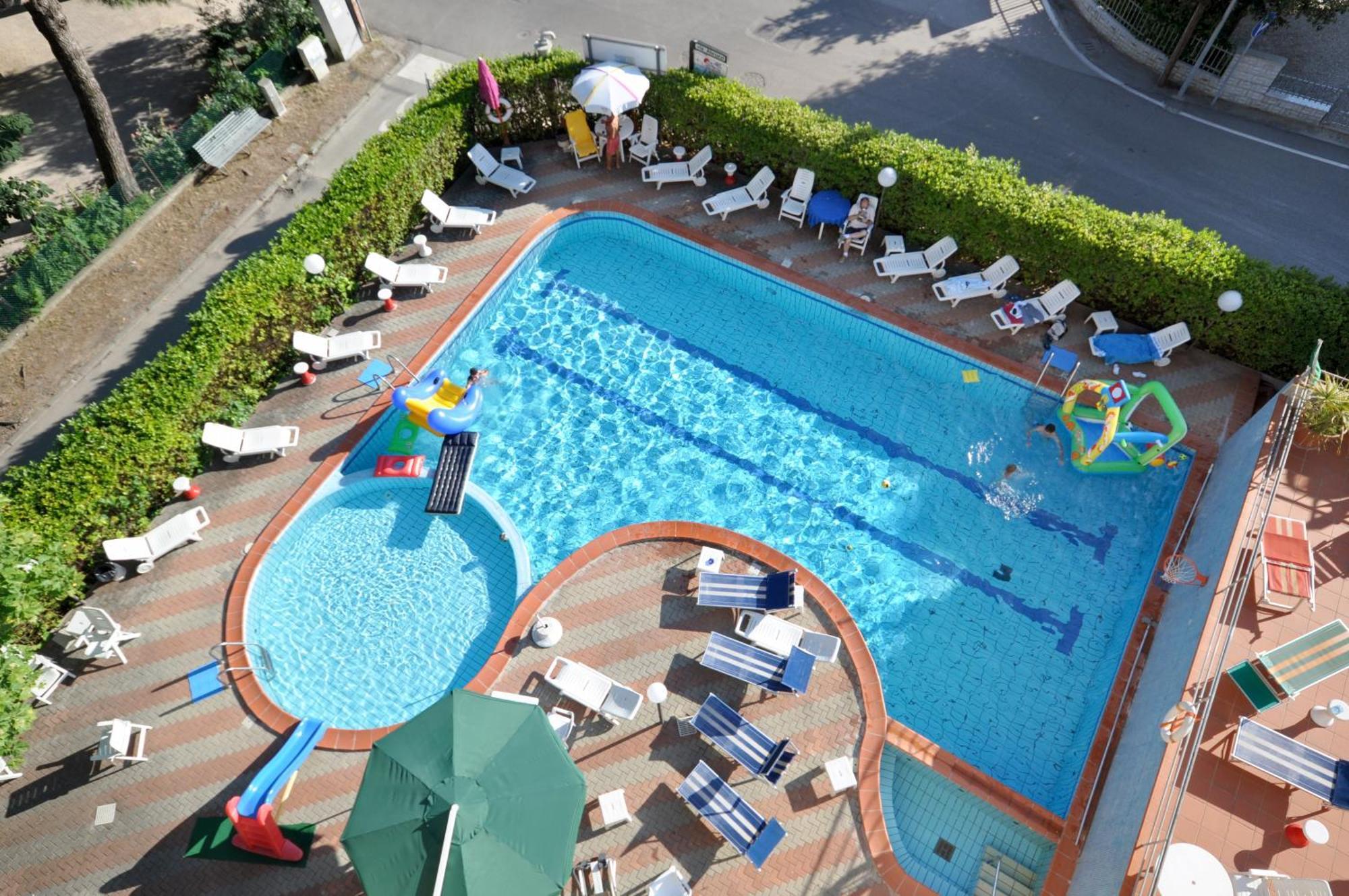 Hotel Real تّشيرفييا المظهر الخارجي الصورة